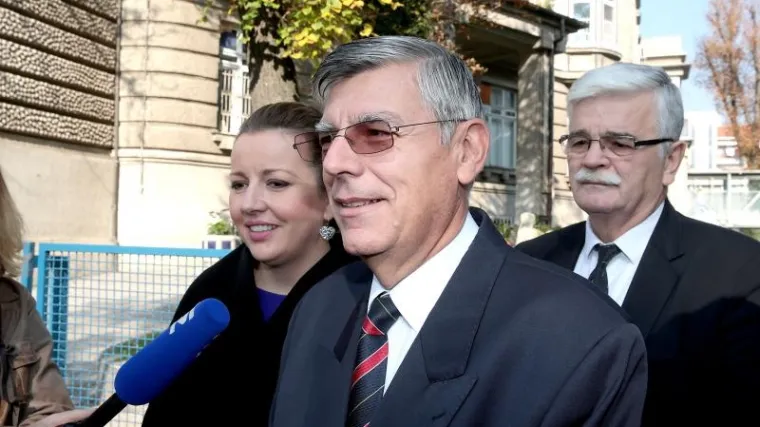 Reiner se nada da će ga izabrati jednoglasno; nada se i viđati svoje pacijente