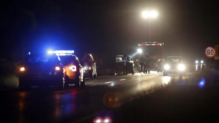 Pijan maloljetni vozač zabio se auto ispred iz kojeg je izletjela beba