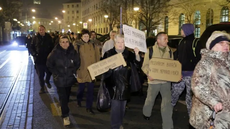 Prosvjed protiv koalicije Most-HDZ doživio fijasko: pojavilo se tek stotinjak građana