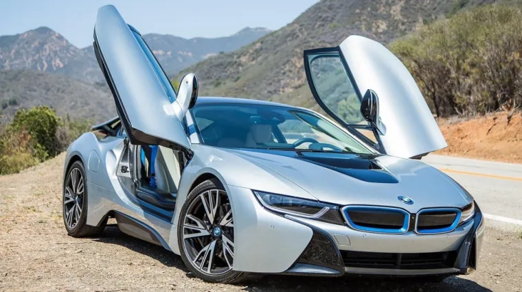 BMW za 100. rođendan radi 100 primjeraka i8 modela s 500 KS
