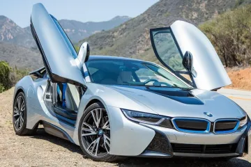 BMW za 100. rođendan radi 100 primjeraka i8 modela s 500 KS