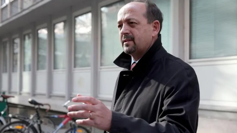 "Vlada neće biti proturadnička, nećemo rezati plaće"