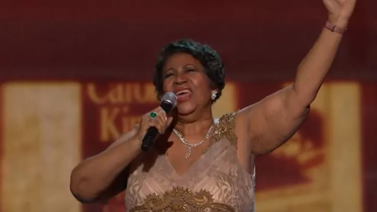 Pred kraljicom soula pokleknuo i sam predsjednik SAD-a