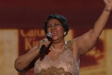 Pred kraljicom soula pokleknuo i sam predsjednik SAD-a