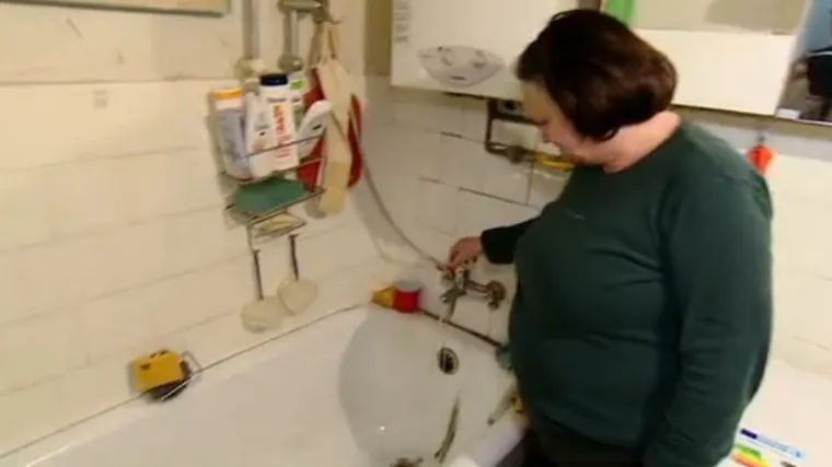 Živi u hladnom stanu i kupa se u hladnoj vodi