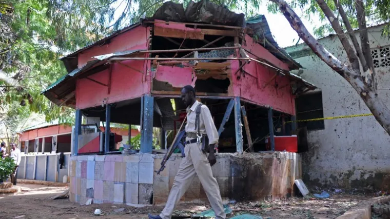 Aktivirao eksploziv kojeg je nosio ispod poslovnog odijela, troje mrtvih