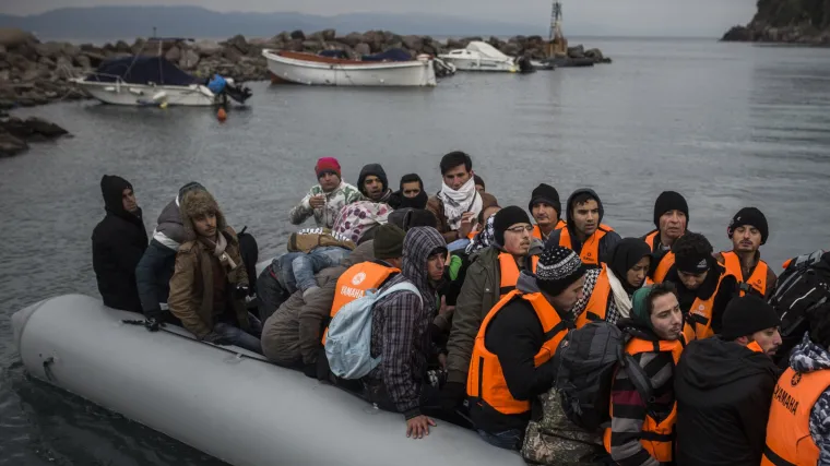 Turska obalna straža spasila 57 migranata s otočića u Egejskom moru
