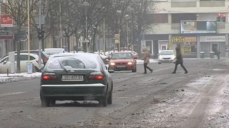 Zimske službe u Osijeku spremno dočekale prvi snijeg