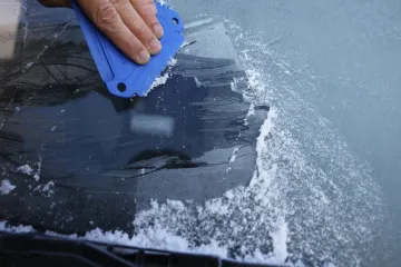 Evo kako odlediti stakla na automobilu