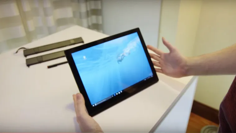 Tablet koji se ponaša kao računalo, projektor i 3D kamera