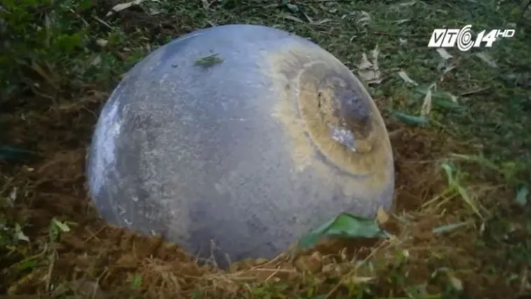 Tri čudne metalne svemirske kugle pale su na Zemlju