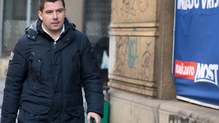 Grmoja: 'Ostojićeva nervozna reakcija pokazuje da su moje sumnje o praćenju Petrova opravdane'