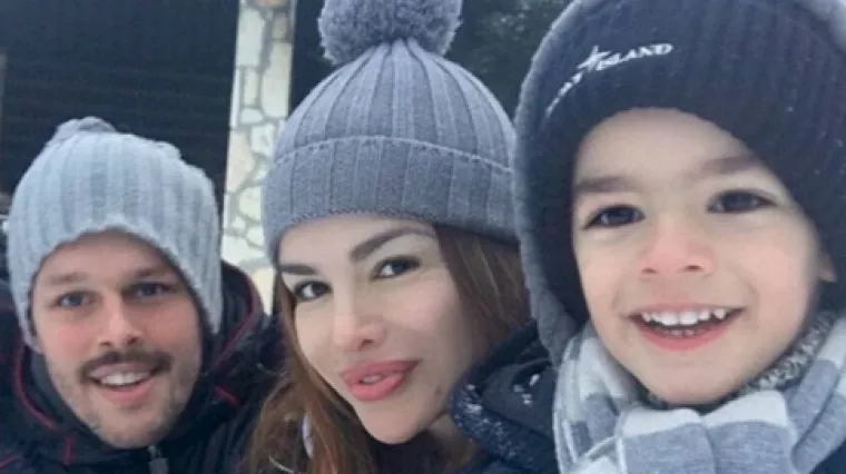 Severina i mali Aleksandar slave srpski Božić