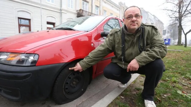 Karlovačka policija našla mladiće koji su bušili gume i napravili štetu od 52.000 kuna