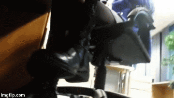 Stvarno sva&scaron;ta izvode na poslu