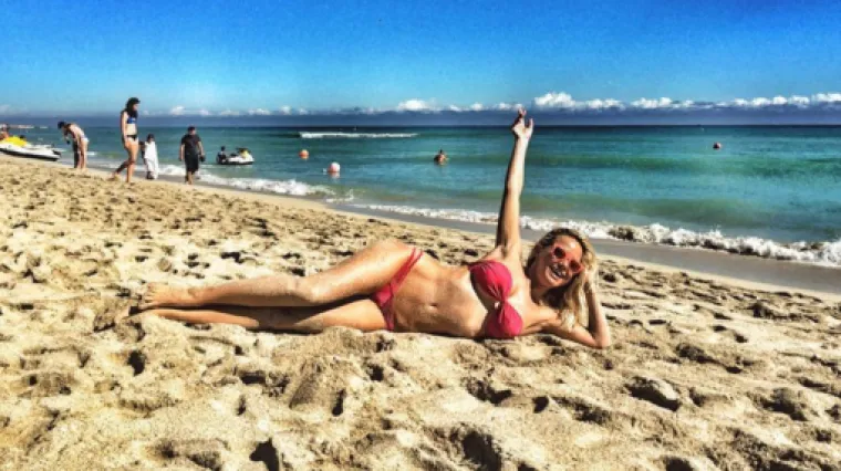 Maja &Scaron;uput kroz Miami &scaron;eta u minijaturnom rozom bikiniju