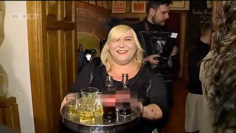 Humanitarna akcija: poznati konobarili za Udrugu Adra