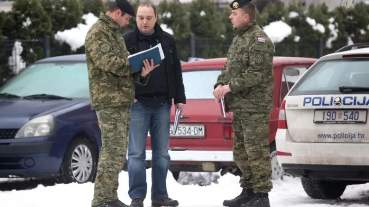 Bojnik HV-a suprugu i kćer je zatukao čekićem i izbo nožem