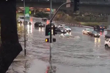 Pogledajte kako Gallardo prolazi kroz poplavljene ulice San Diega