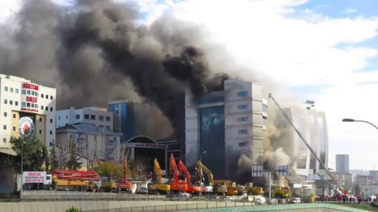 Nakon eksplozije u centru Istanbula, u predgrađu grada izbio požar u hotelu