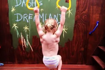 Star je samo tri godine, a već je pokazuje "kornjaču" na trbuhu