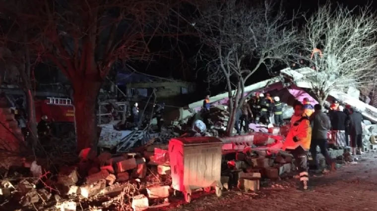 U bomba&scaron;kom napadu na policijsku stanicu u Turskoj poginulo pet osoba, 39 ranjenih