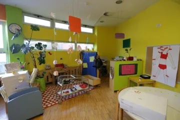 Odgajateljica bacala djevojčice, jednu je skoro ugušila jastukom