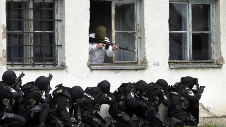 Specijalci RS opljačkali blindirani kombi koji je prevozio novac u Zagreb?!