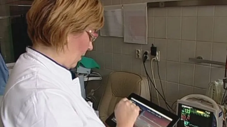 Medicinske sestre u Klaićevoj vi&scaron;e nemaju muke s papirologijom: sve podatke upisuju u tablete