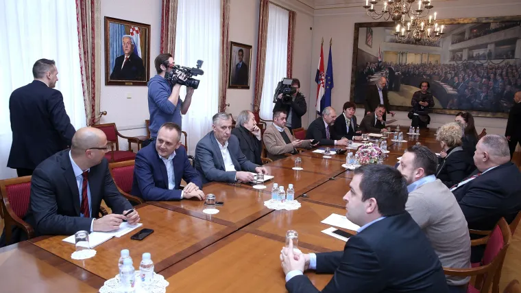 Propala Reinerova ideja: o novoj Vladi će moći raspravljati svi zastupnici, a ne samo klubovi