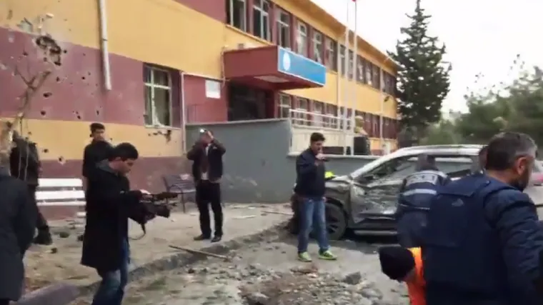 Eksplozija pred &scaron;kolom u Turskoj