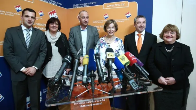 Tri mjeseca ne znamo tko će &scaron;to voditi i hvatamo ljude okolo. To ne zvuči dobro