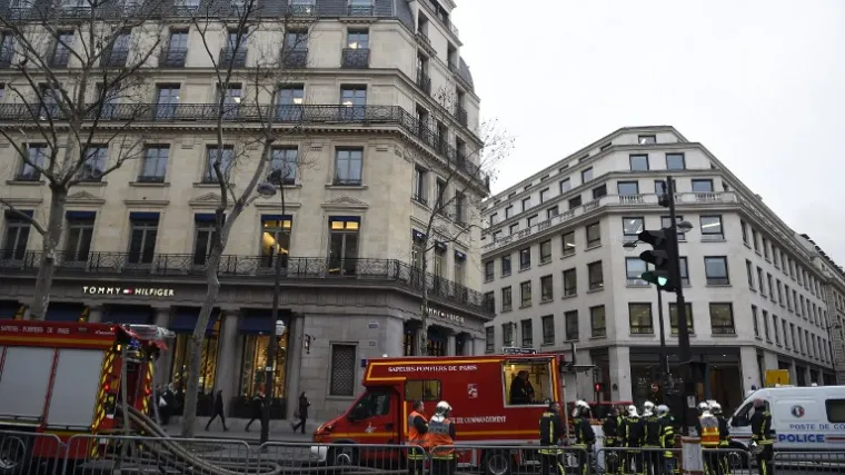 Izgorio krov i zadnji kat slavnog hotela Ritz