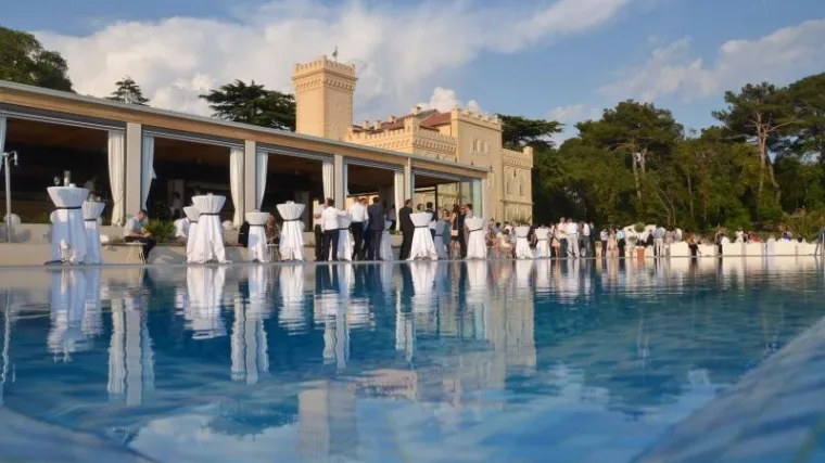 Mladim ljudima nude posao diljem naše obale