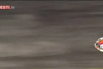 Dječačka zaigranost ne iščezava: Automodelari na trkaćoj stazi pokazali svoje mini jurilice