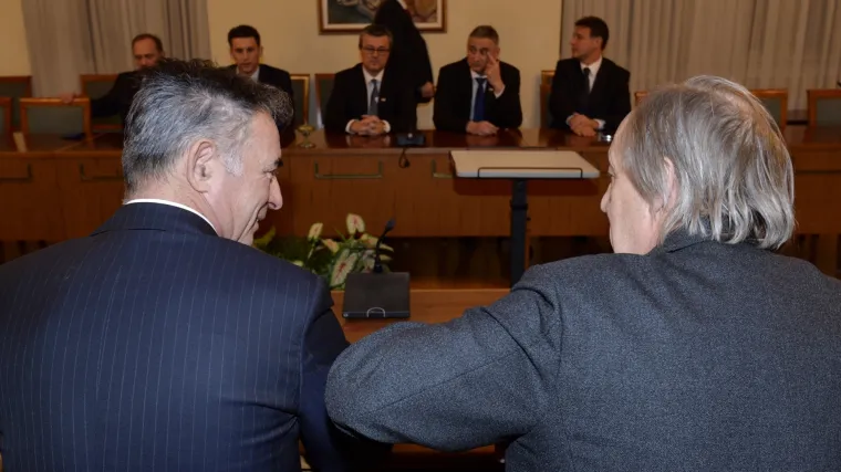 Radin poručio da mandatar neće imati podr&scaron;ku manjina, Ore&scaron;ković odmah sazvao hitan sastanak