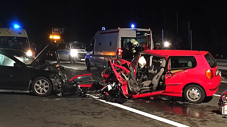 U prometnoj nesreći kod &Scaron;mrike poginuo vozač, dvije osobe ozlijeđene