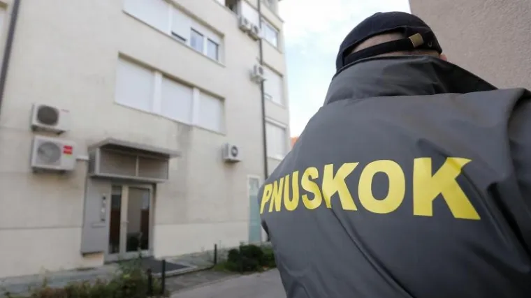 istražuje dva policajca koja je disciplinska policija oslobodila krivnje