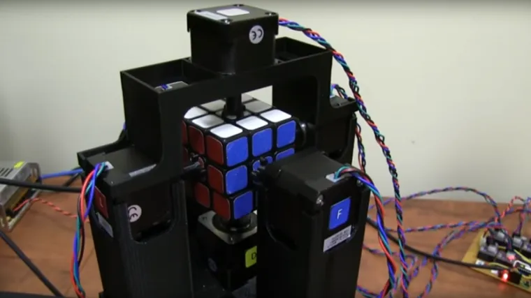 Ovaj robot je složio Rubikovu kocku za - jednu sekundu!