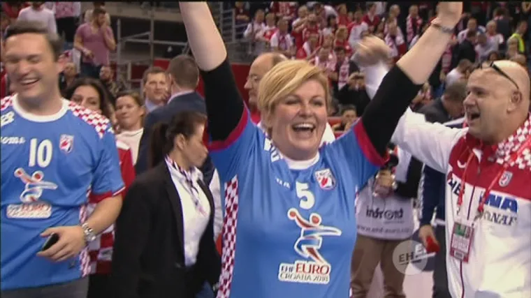 Predsjednica izletjela na teren i čestitala Kaubojima na spektakularnoj pobjedi!