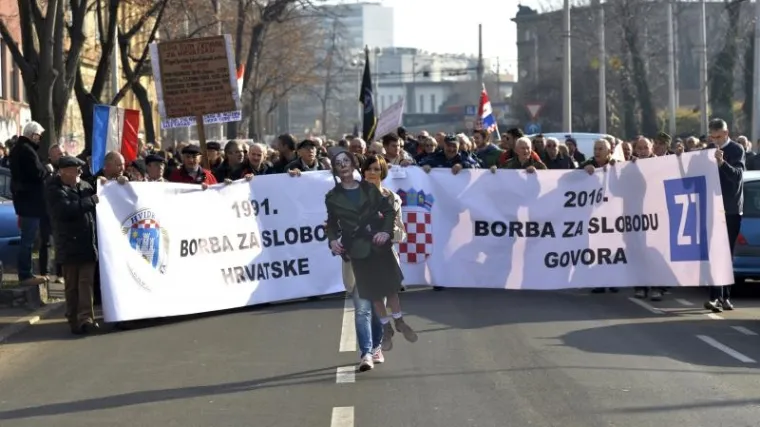 Pitate se zašto policija nije reagirala na ustaški poklič na prosvjedu usred Zagreba?