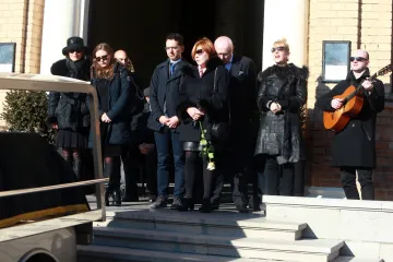 Obitelj i prijatelji na Mirogoju se oprostili od Žuži Jelinek