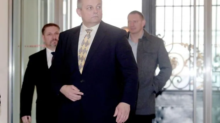 Sastanak trajao čak 11 sati: Karamarko navodno zaprijetio da će branitelji pokrenuti rat ako se smijeni Crnoja