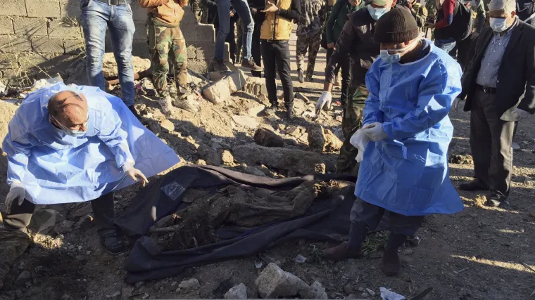 U masovnoj grobnici u Ramadiju pronađena tijela najmanje 40 žrtava IS-a