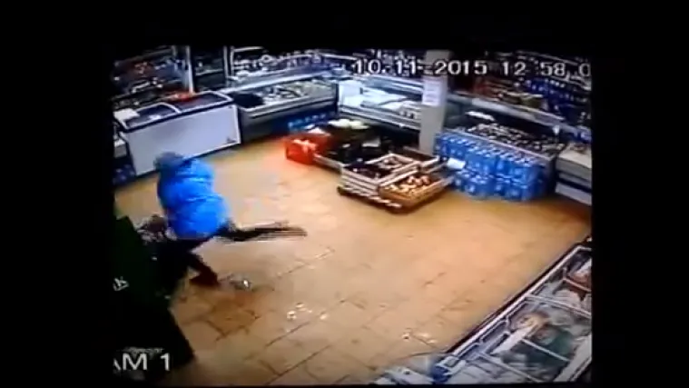 Žena brutalno istukla i &scaron;utirala 6-godi&scaron;njeg sina