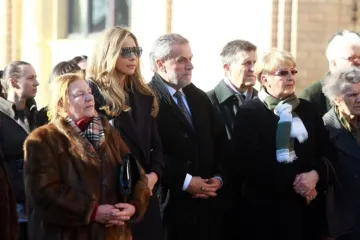 Obitelj i brojni poznati prijatelji se na Mirogoju oprostili od Žuži Jelinek