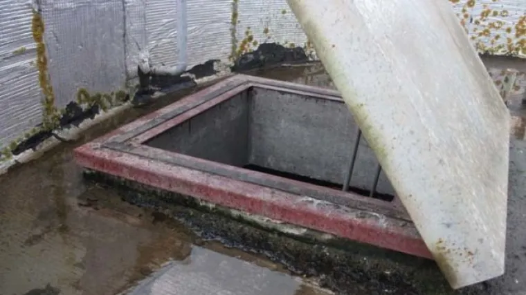 Spustio kroz otvor pa nailazio je na jedan misterij za drugim