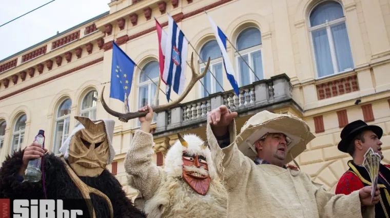 Baranjski bu&scaron;ari provozali se Osijekom u tramvajskoj prikolici