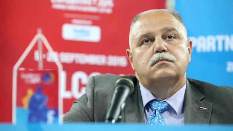 Čelnici javnih poduzeća imenovat će se političkim putem