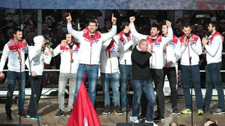 Kauboji na Trgu izazvali apsolutnu ludnicu